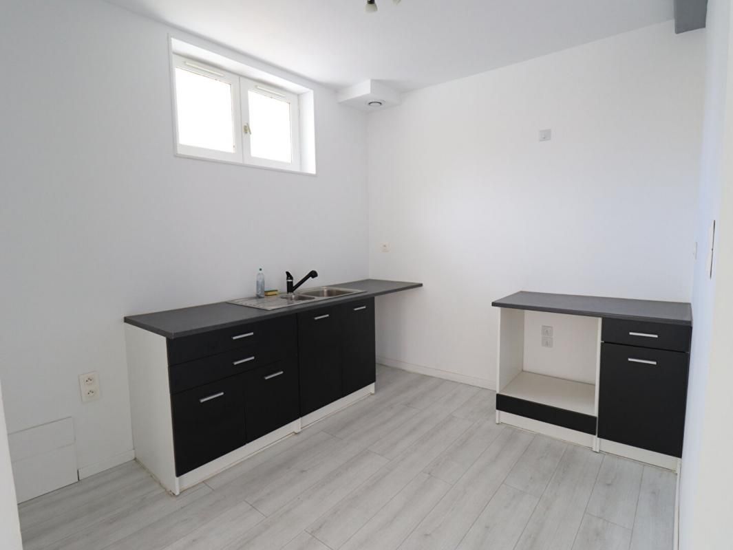 AUGEROLLES Maison Augerolles 4 pièce(s) 87 m2 + terrain 1400 m2 3