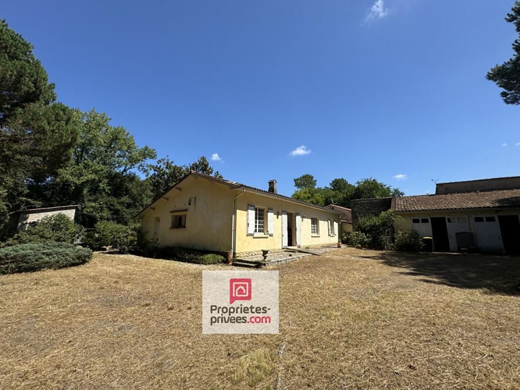 ILLATS DEPT 33 - ILLATS - Maison 4 pièce(s) 132 m2, terrasse, double garage , jardin de 5675 m2 dont un bois 1