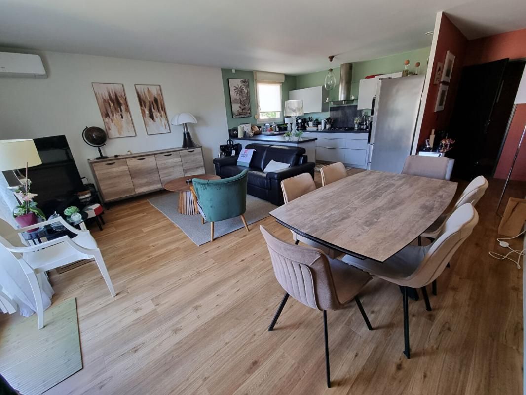 VILLEFRANCHE-SUR-SAONE Appartement Villefranche Sur Saone 4 pièces 89 m2, terrasse, garage 2