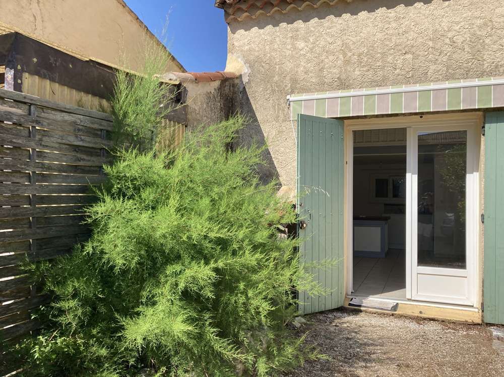MEJANNES-LE-CLAP Méjannes-le-Clap,   maison sur cour, ,2 niveaux ,  2 chambres 2