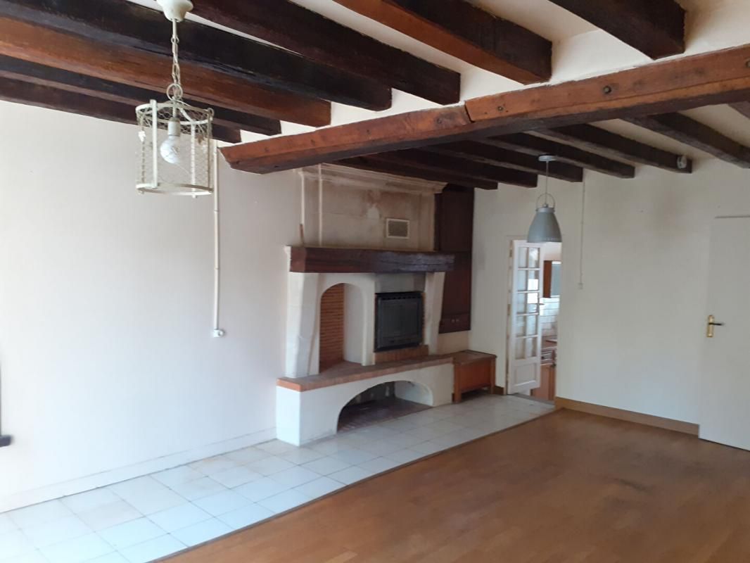 BAUGÉ-EN-ANJOU Maison 4 pièce(s) 80 m2 2