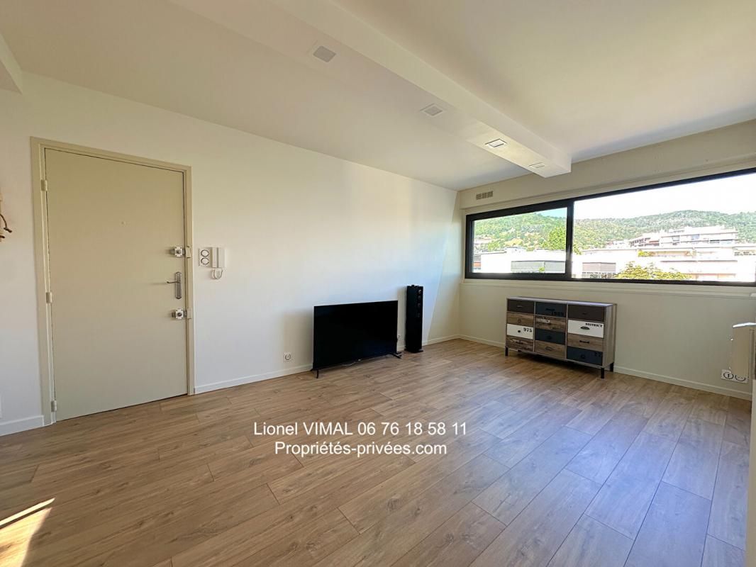 CHAMALIERES Appartement 2 pièces 41 m2 rénové, dernier étage 4