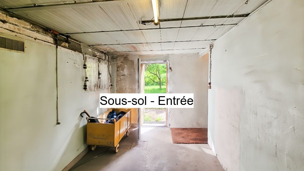 VAIRES-SUR-MARNE Belle opportunité : maison à rénover entièrement sur terrain de 550 M2 2