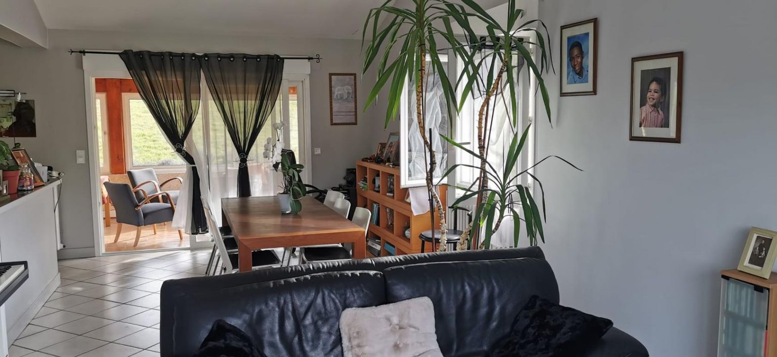 LA CHAPELLE-GONAGUET Maison 3 chambres + bureau avec sous-sol total et véranda 3