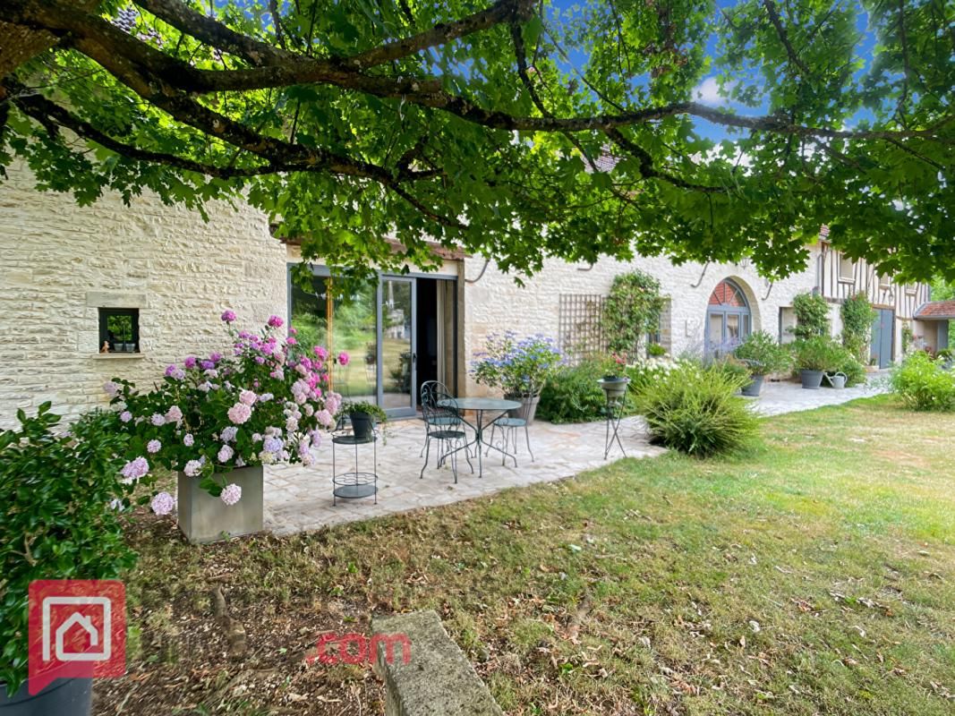 Maison Noyers 7 pièce(s) 222 m2