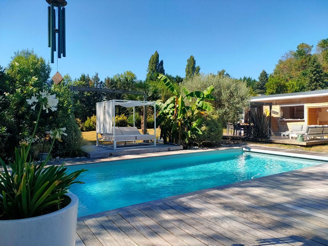 MONTUSSAN MAISON CONTEMPORAINE 206 m² - GARAGE 45 m² - PISCINE AVEC POOL HOUSE 40 m² - TERRAIN 2285 m² 2