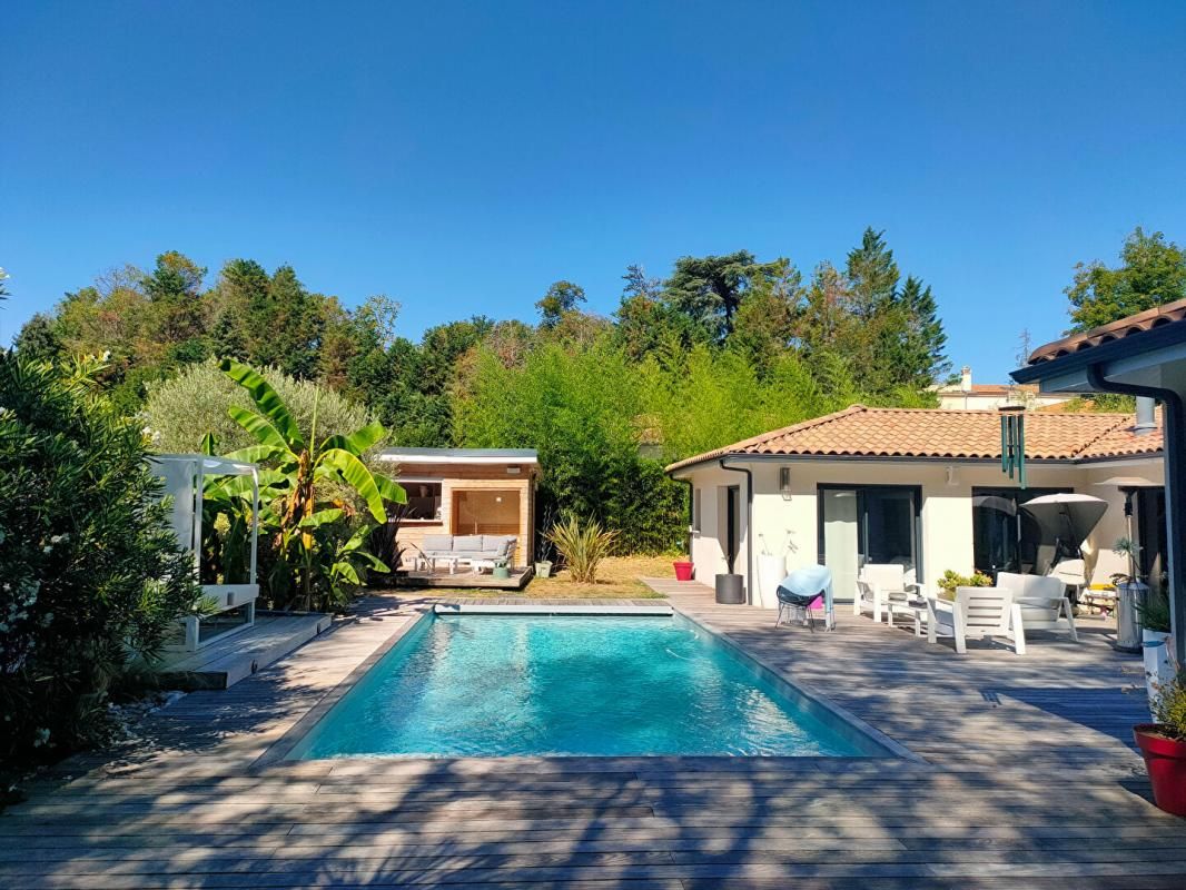 MONTUSSAN MAISON CONTEMPORAINE 206 m² - GARAGE 45 m² - PISCINE AVEC POOL HOUSE 40 m² - TERRAIN 2285 m² 4