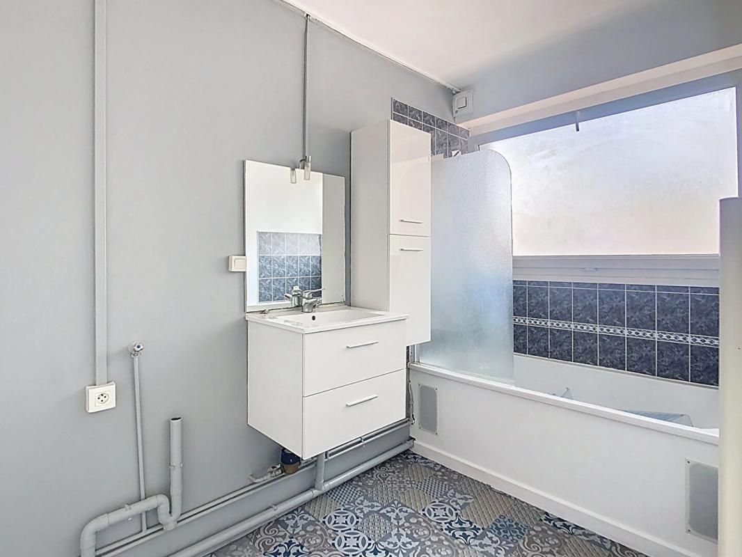 JARVILLE-LA-MALGRANGE Appartement Jarville La Malgrange 2 pièce(s) 40 m2 proche gare, commerces 2