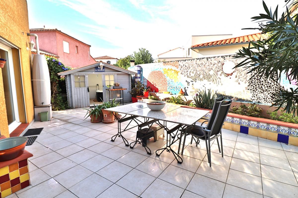Maison Perpignan 4 pièce(s) 183m2 sur un Terrain de 605m²