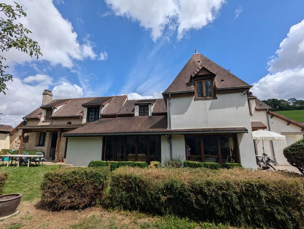 FRETIGNY Propriété 150m2 4 chbres. Terrain 5 500m2 1