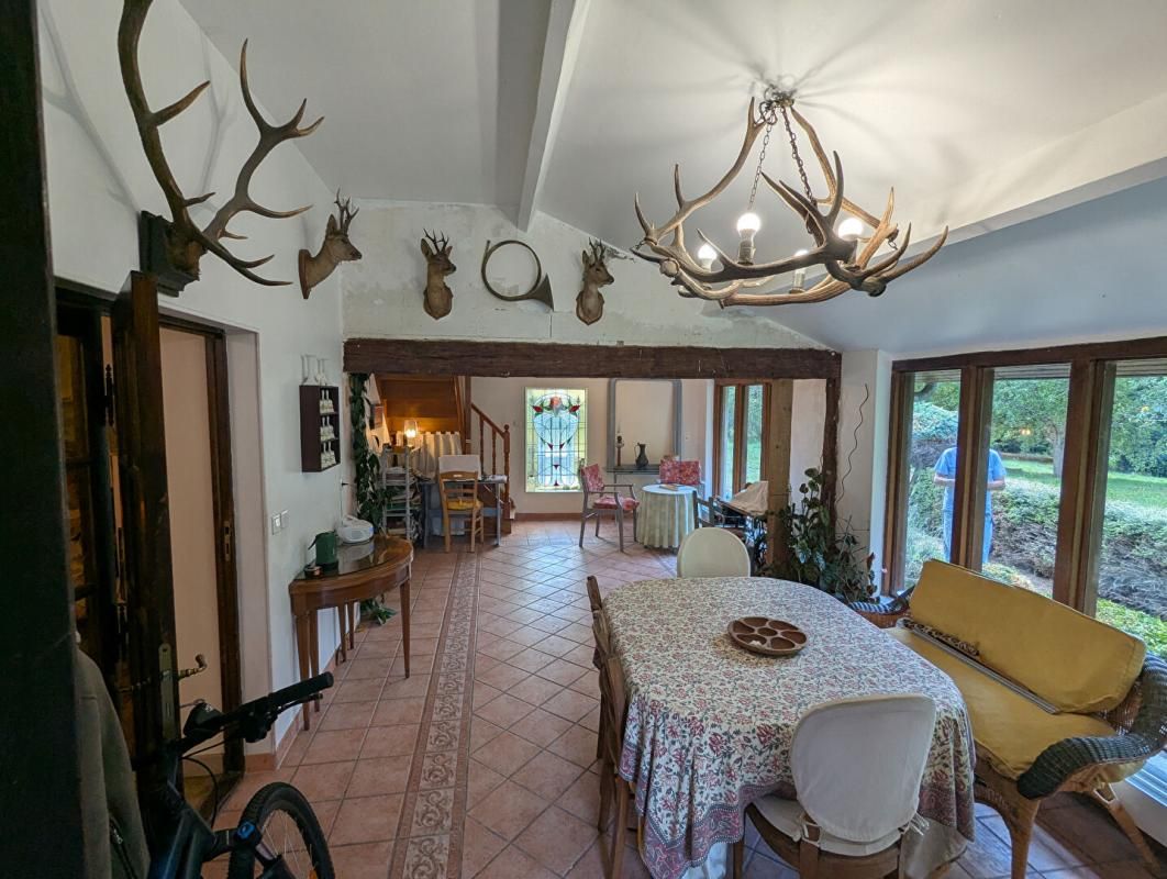 FRETIGNY Propriété 150m2 4 chbres. Terrain 5 500m2 2