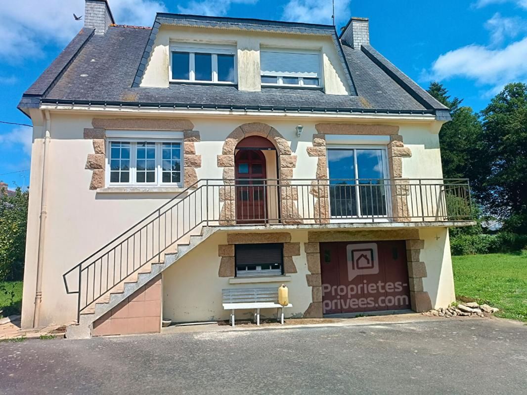 LOCMALO Maison de charme style manoir de 150m² avec 6300m² de nature, d'espace...et de possibilités! 1