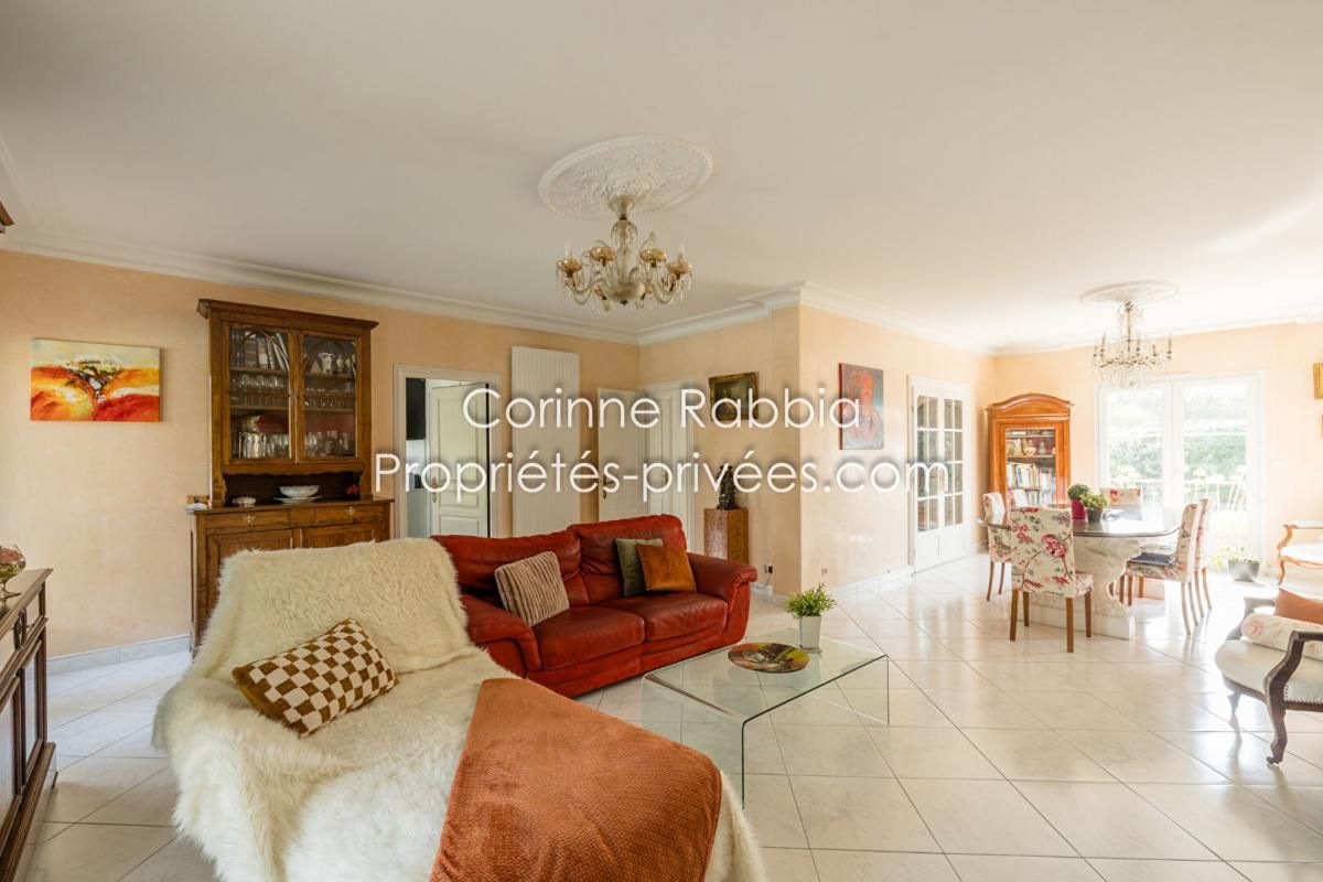 FENOUILLET Maison Fenouillet 8 pièce(s) 240 m2 4