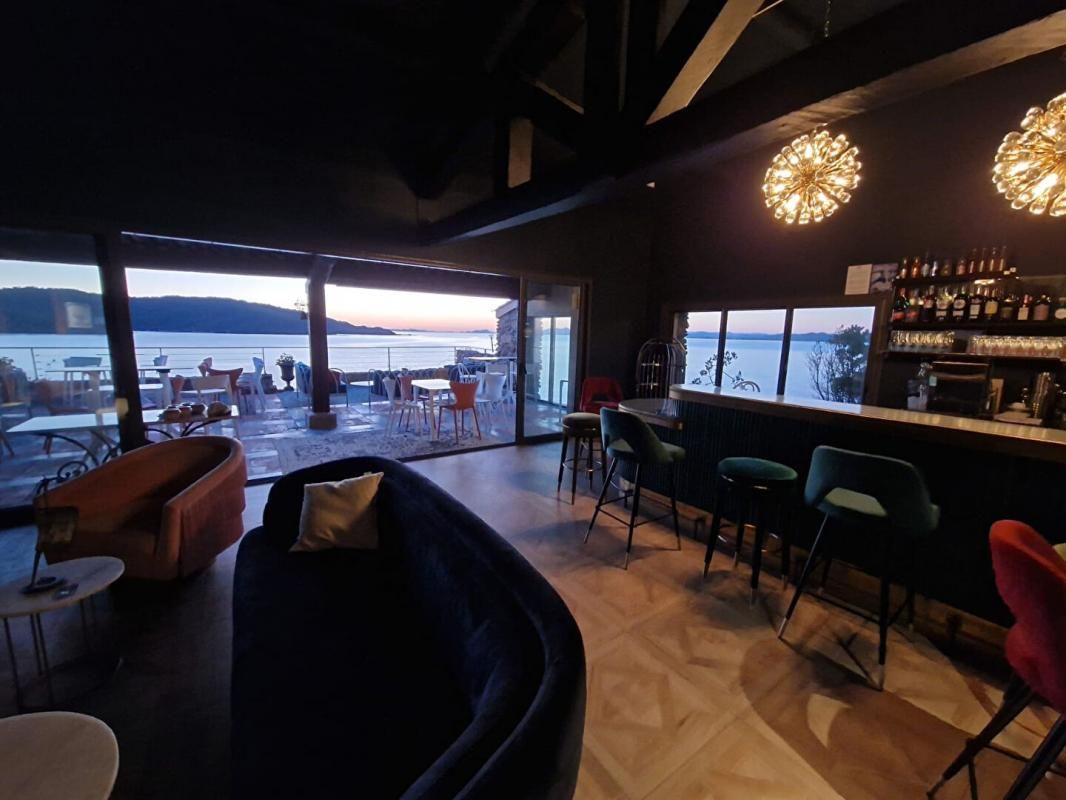 HYERES Villa d'exception vue mer imprenable et accès mer-  Ile Du Levant  371 m2 - 4 150 000 euros 3