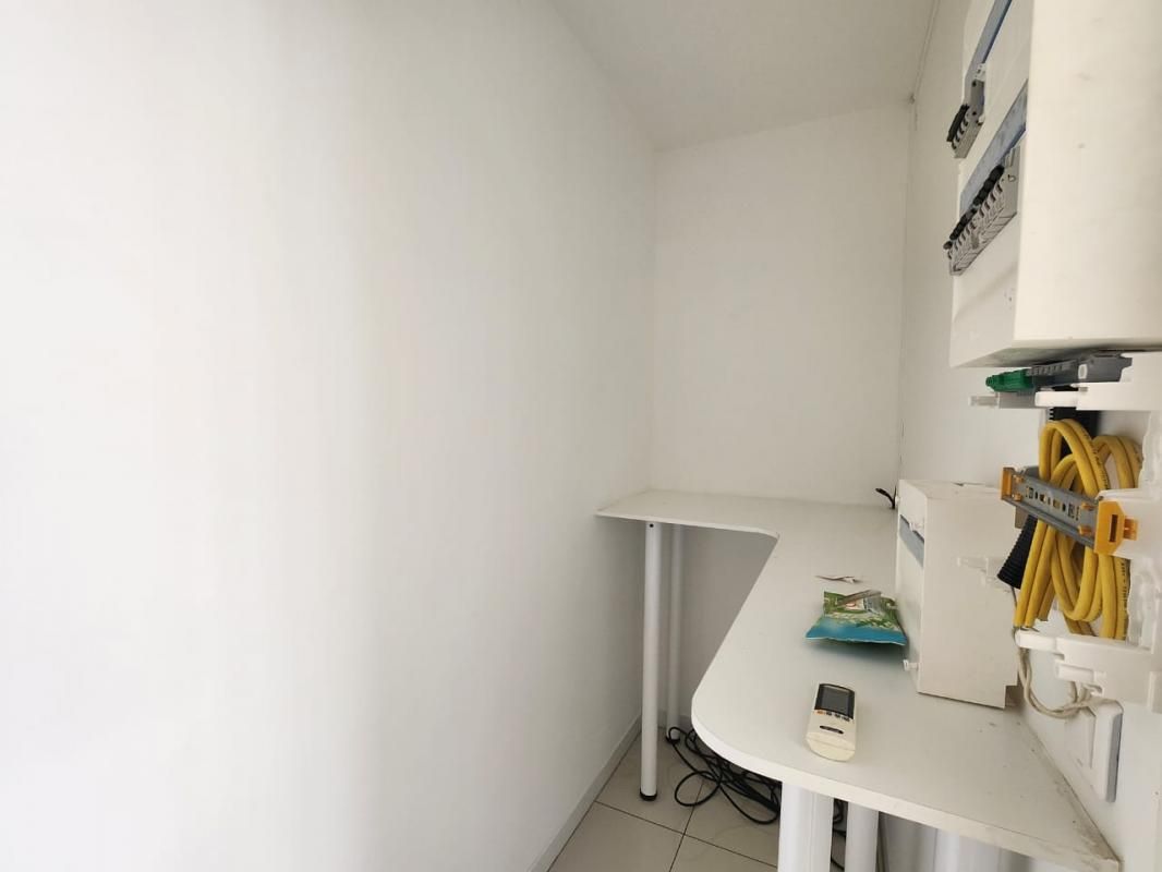 BAIE-MAHAULT BAIE MAHAULT - LOCAL COMMERCIAL 50 m² , LOCATION 2