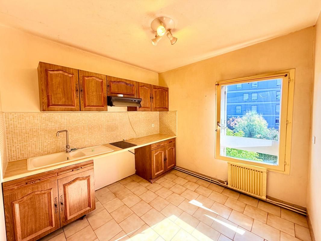 AUXERRE Appartement Auxerre 5 pièce(s) 100 m2 4