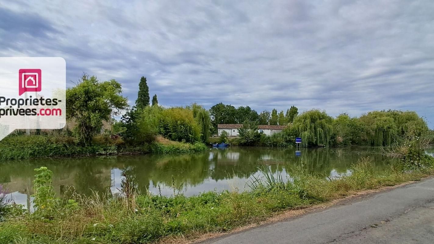 MAILLE PLEIN COEUR DE MARAIS ENSEMBLE IMMOBILIER 8 pièce(s) 227 m2 sur 4 hectares 1