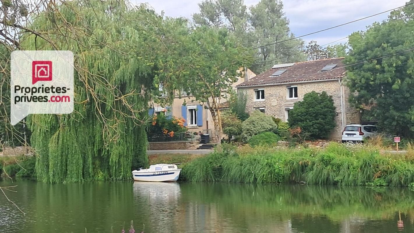 MAILLE PLEIN COEUR DE MARAIS ENSEMBLE IMMOBILIER 8 pièce(s) 227 m2 sur 4 hectares 2