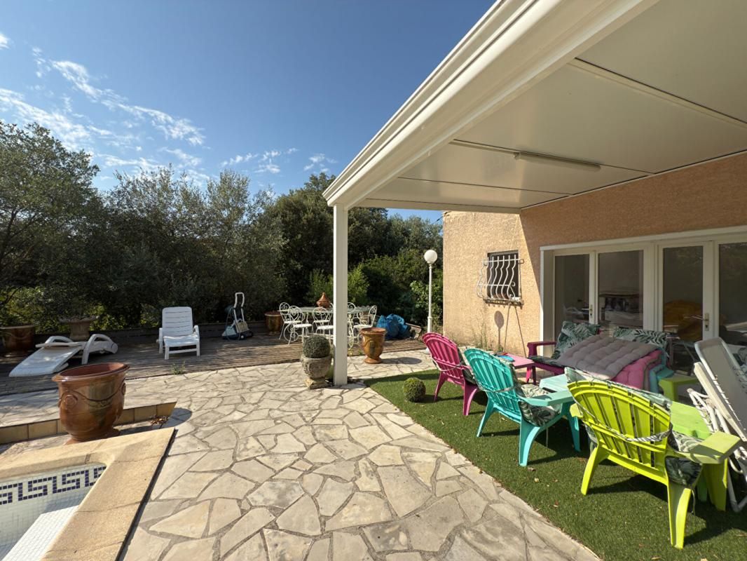 FAUGERES Villa avec piscine et garage à Faugères 3