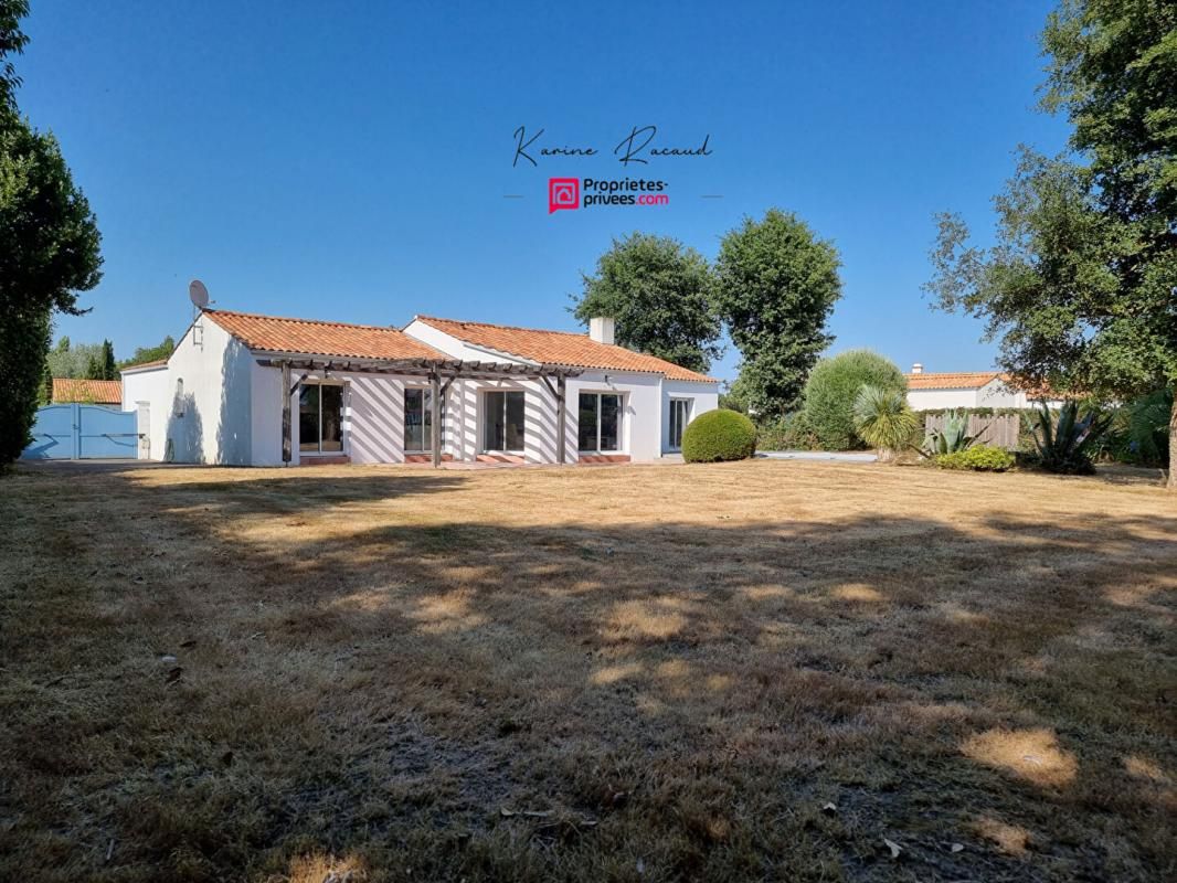 VENANSAULT Maison Venansault 133 m², 3 ch + bureau, piscine 2