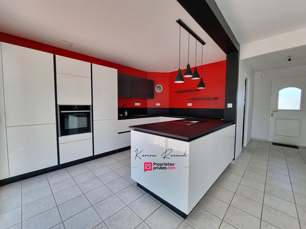 VENANSAULT Maison Venansault 133 m², 3 ch + bureau, piscine 4