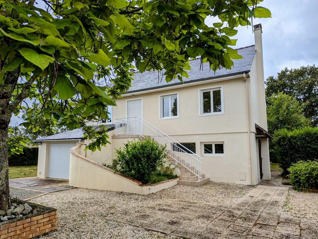 SAINT-ETIENNE-DE-MONTLUC Maison Saint Etienne De Montluc 6 pièce(s) 150 m2 2