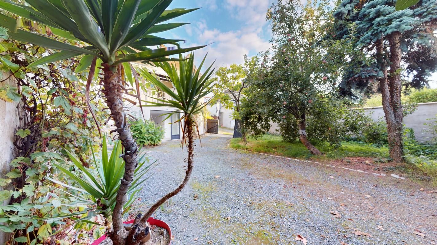 CHINON A Vendre - Maison de ville - 37500 Chinon 5 pièces - 150 m2 1