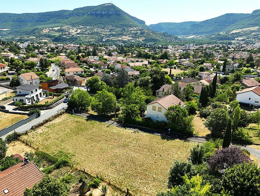 MILLAU Terrain constructible et divisible de 1523 m2 1