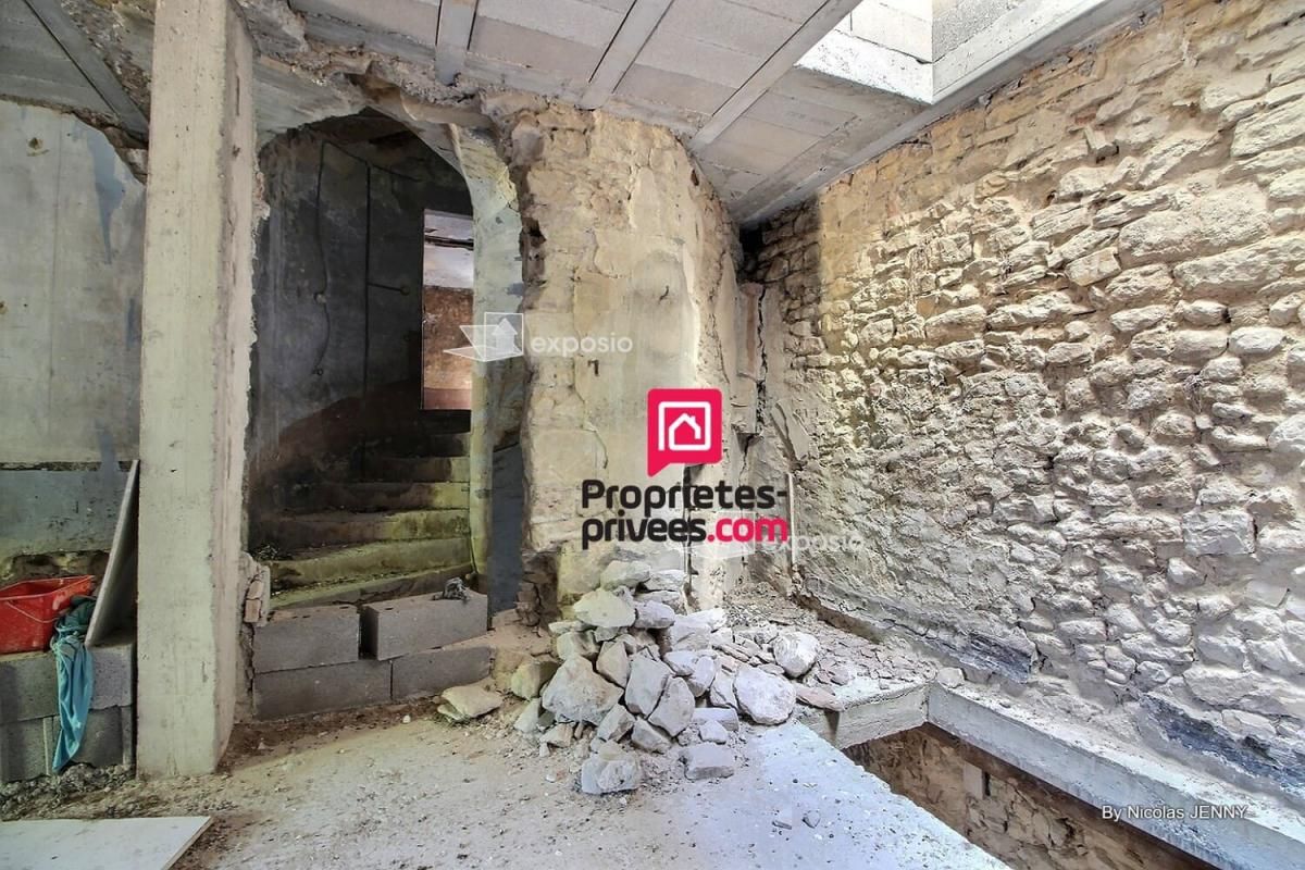 BOLLENE Immeuble à rénover Bollene 215 m² - 77 000 Euros - 3
