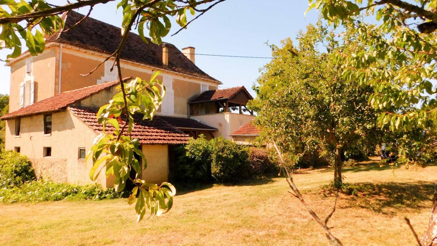ROUFFILHAC Maison pierre 19ème siècle, 46300 Rouffilhac (Lot), 7 pièces, 3 chambres, 170 m2 sut terrain plat de 16 728 m² 2