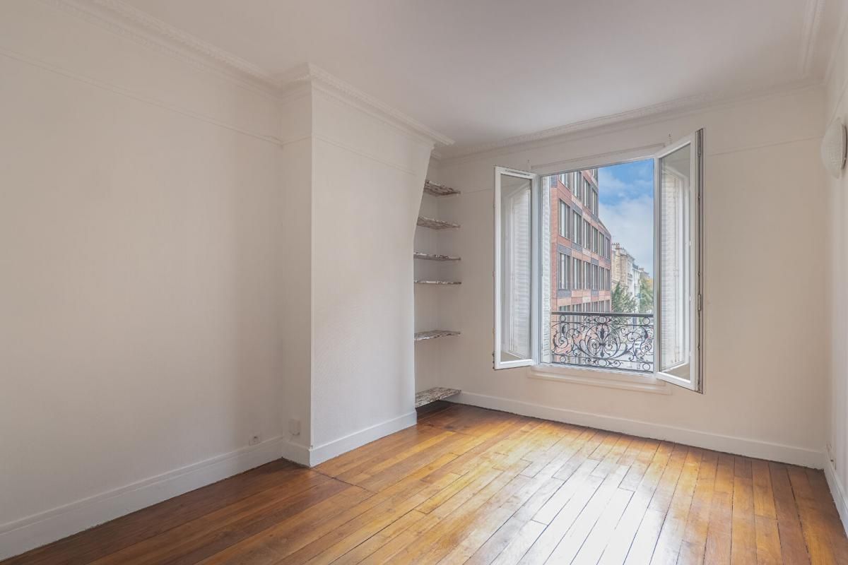 MONTROUGE Appartement 2 pièces lumineux _ Quartier Jean Jaurès à Montrouge _ Vue dégagée _ Calme _ Cave _ Idéal premier achat ou investissement locatif 4