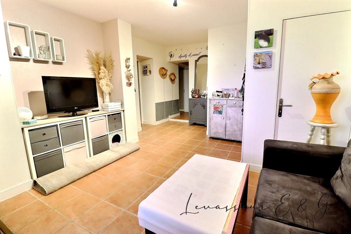 CLERMONT Appartement esprit maison avec jardin, parking et entrée individuelle 2