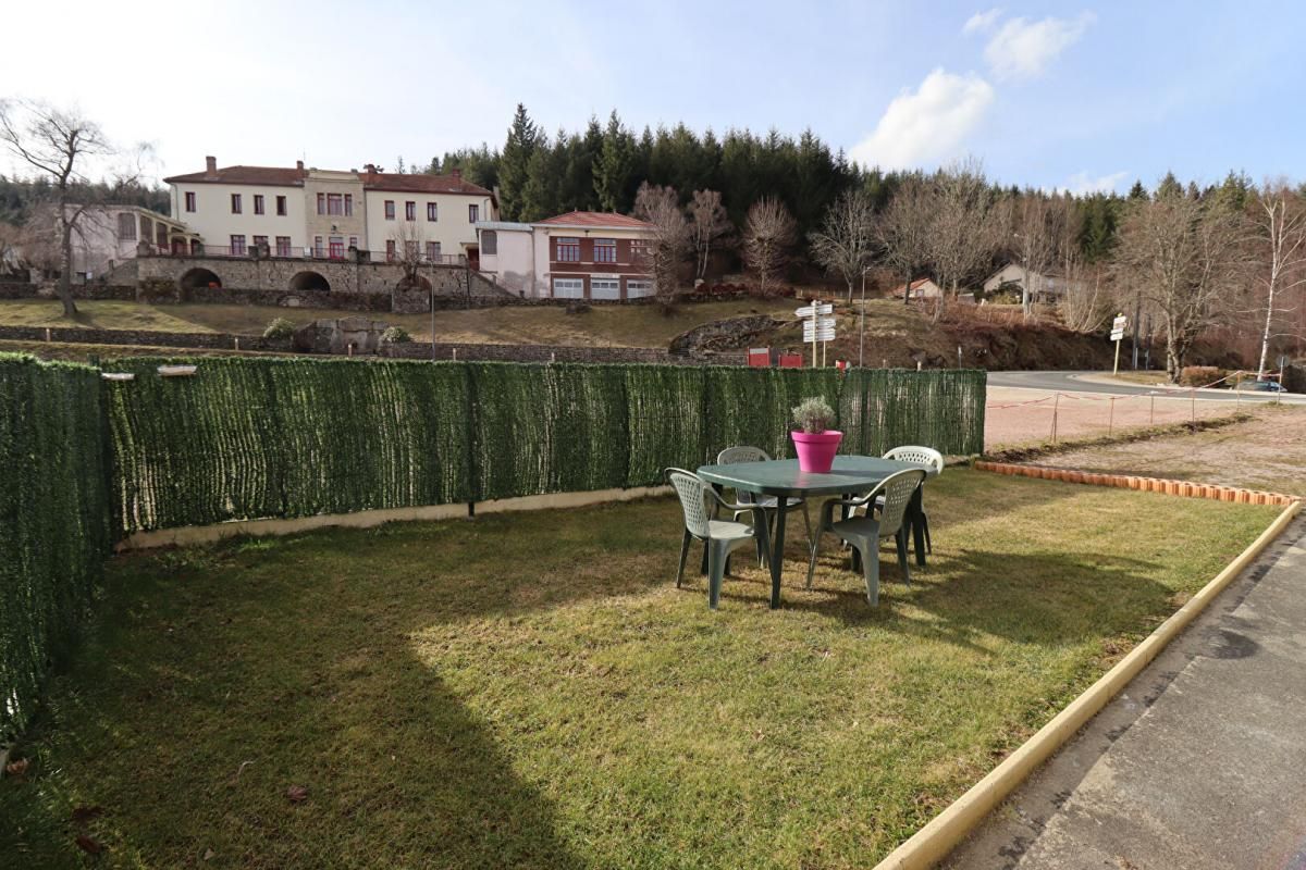 VOLLORE-MONTAGNE Ensemble immobilier 2 Maisons Vollore Montagne 11 pièce(s) 230 m2 avec Garage et Terrain 3