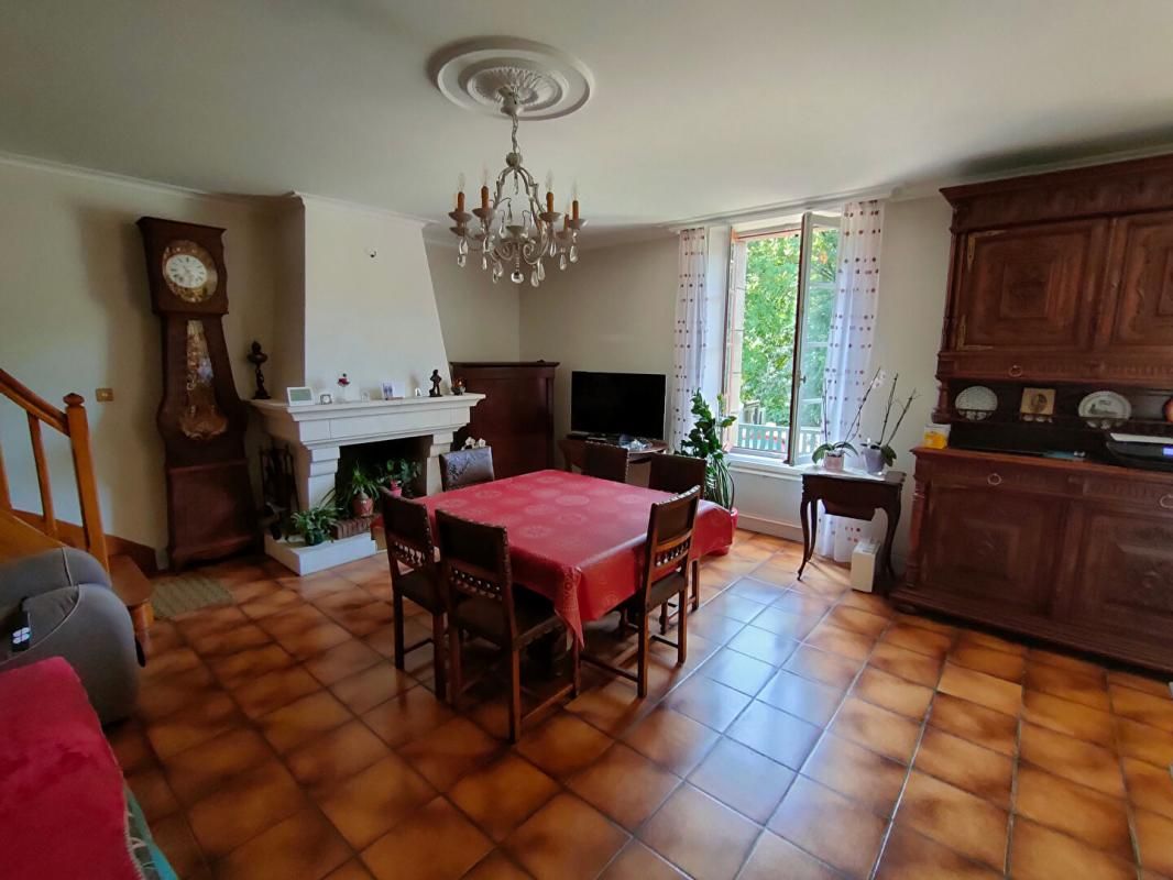 MORTAGNE-SUR-SEVRE Maison Mortagne sur Sèvre 5 pièces 120 m2 3