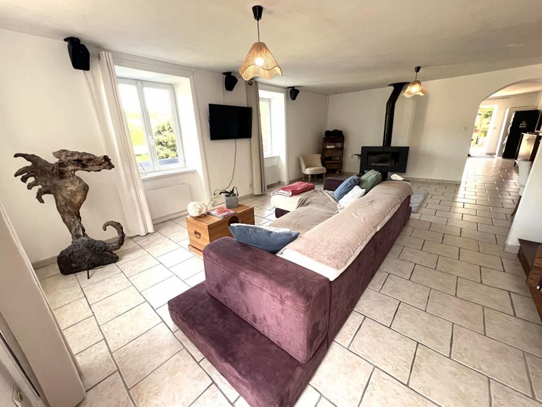 CHAMBOST-ALLIERES Maison Chambost Allieres 6 pièce(s) 183 m2 2