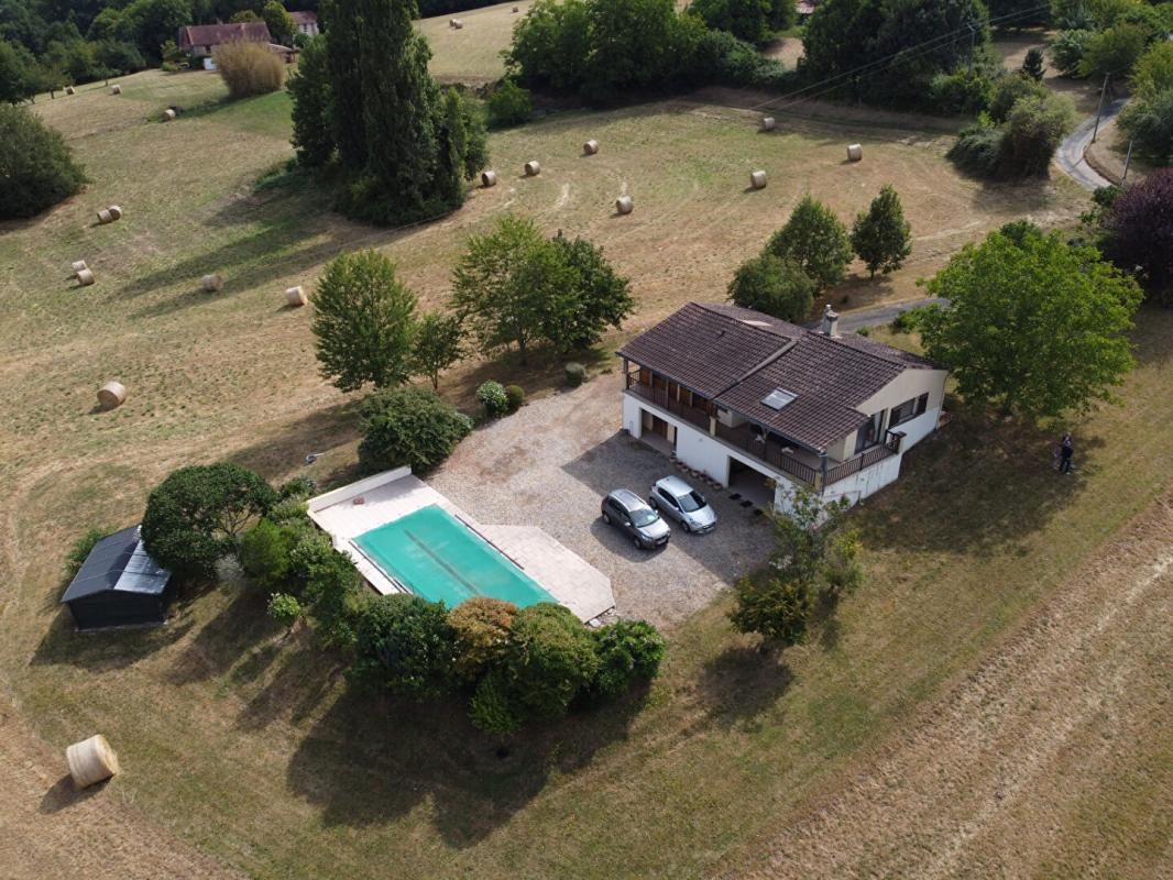 COUX-ET-BIGAROQUE Maison Coux Et Bigaroque Mouzens 7 pièce(s) 170 m2 1