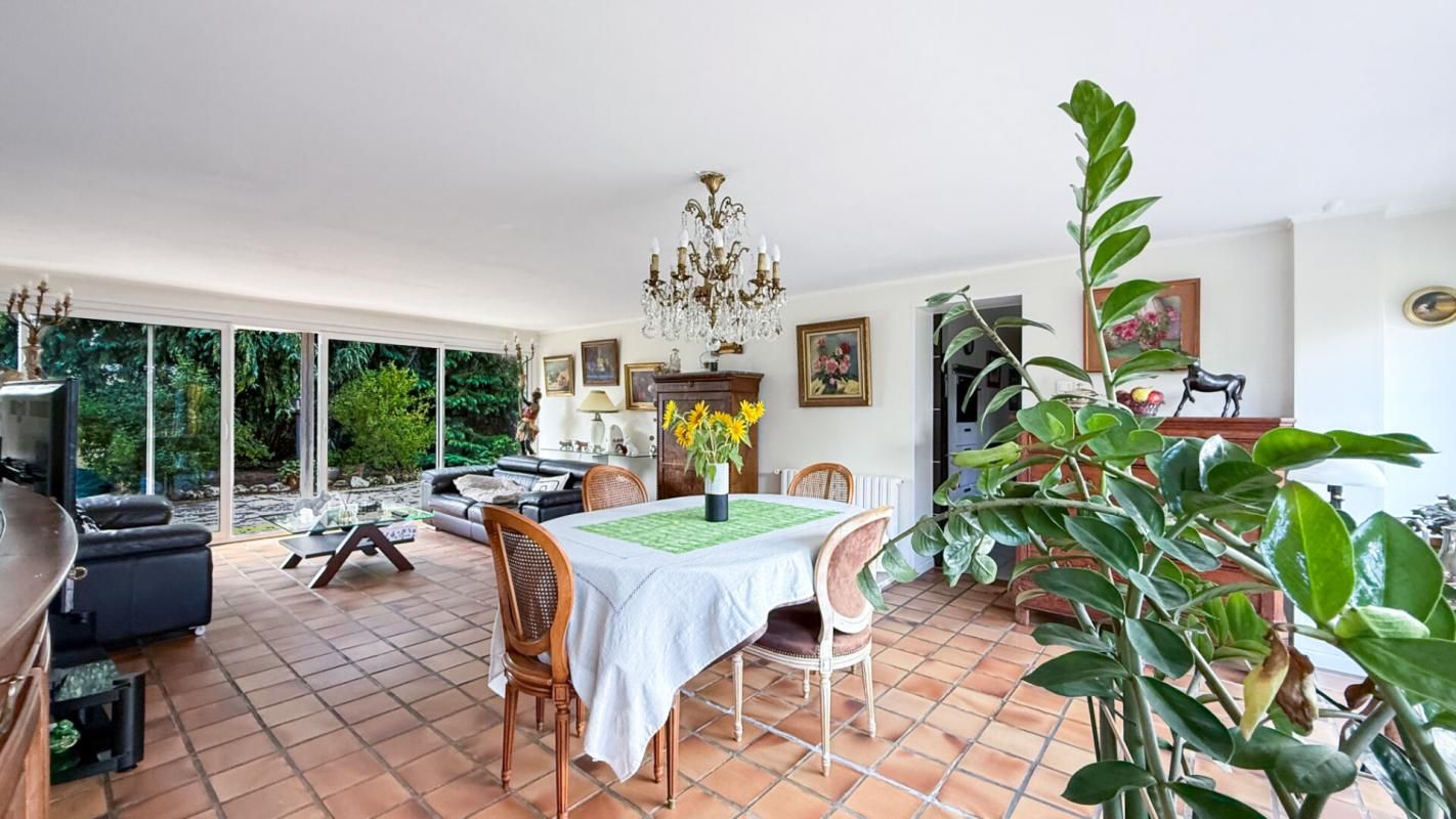 Maison Clermont Le Fort 5 pièce(s) 142 m2