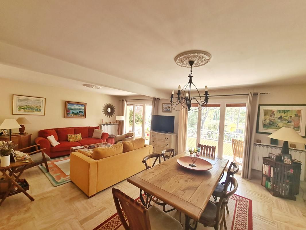 SANARY-SUR-MER APPARTEMENT T4 PORTISSOL 93m² - PROCHE PORT ET PLAGES A PIED 2