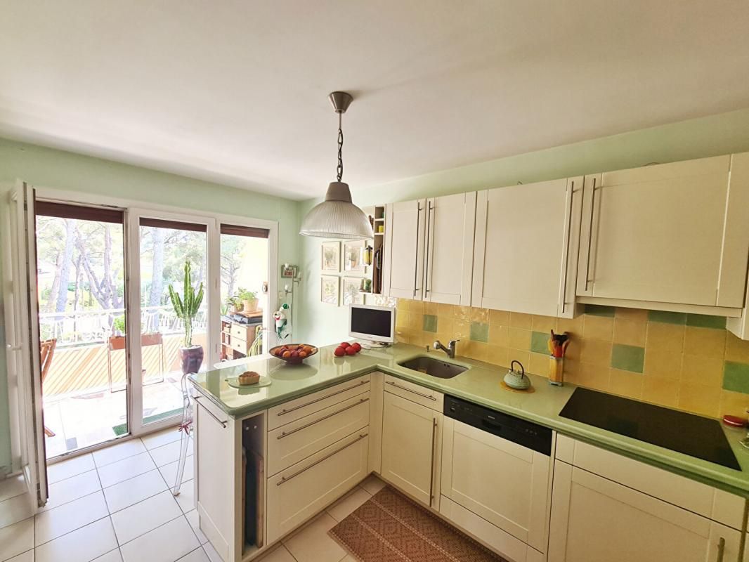 SANARY-SUR-MER APPARTEMENT T4 PORTISSOL 93m² - PROCHE PORT ET PLAGES A PIED 3