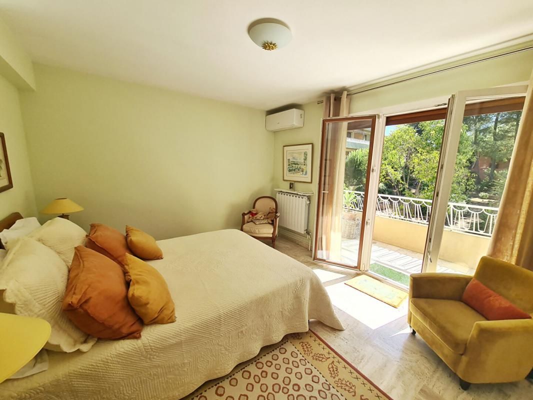 SANARY-SUR-MER APPARTEMENT T4 PORTISSOL 93m² - PROCHE PORT ET PLAGES A PIED 4