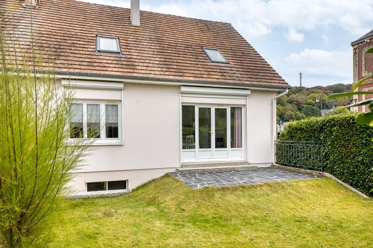 Etretat centre, vie de plain pied, 4 chambres, pas de travaux, garage