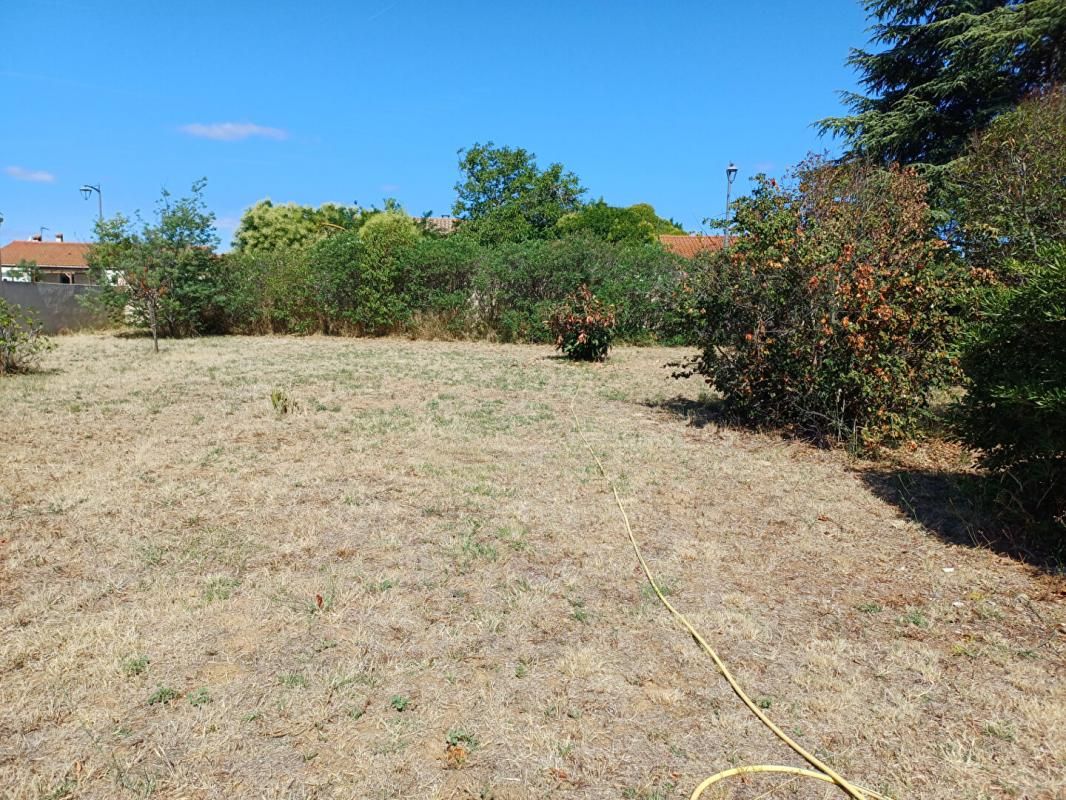 NARBONNE Terrain constructible 850 m2 1
