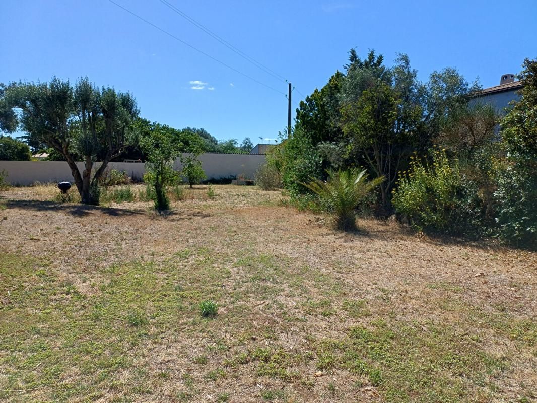 NARBONNE Terrain constructible 850 m2 2