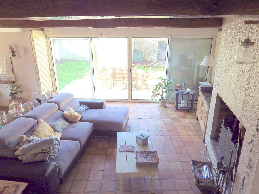 LA ROCHELLE Maison de village en pierre 7 ch 225 m2 1