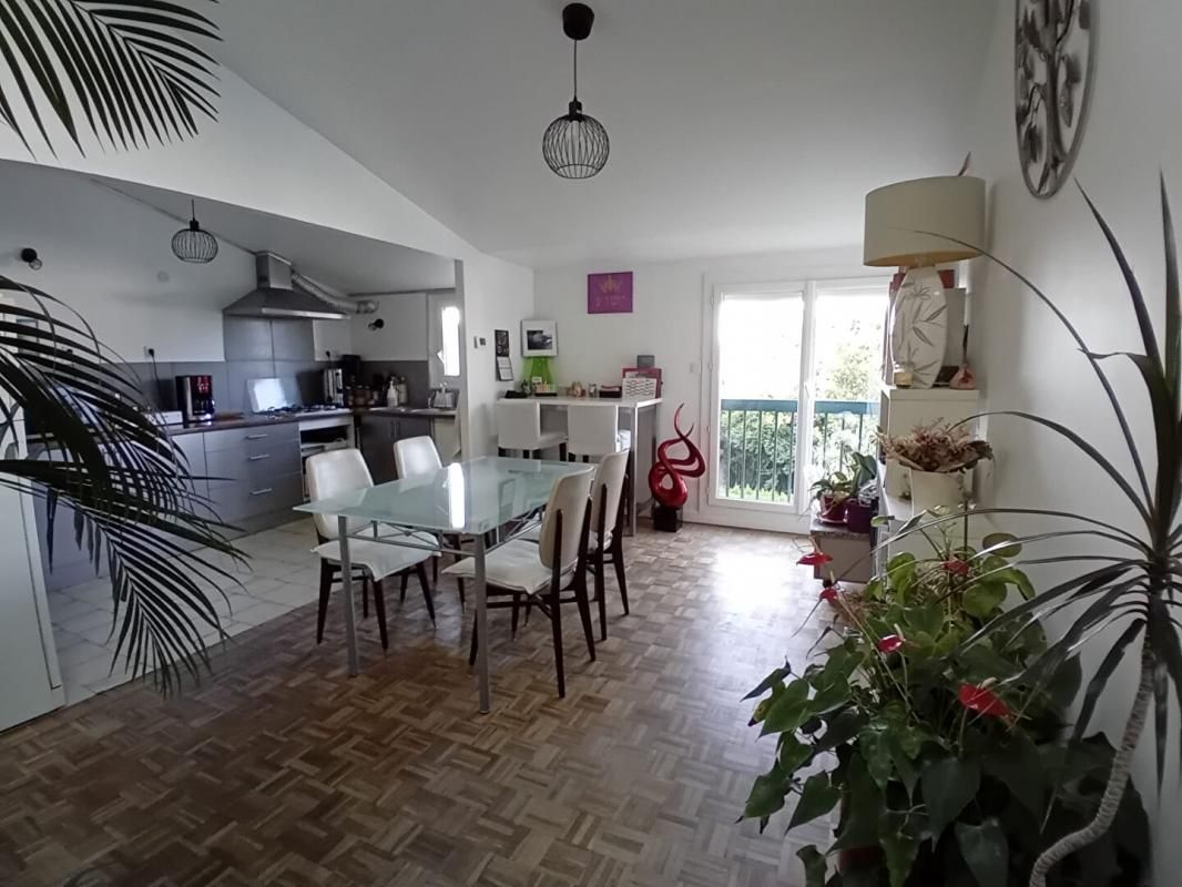 PUISEUX-EN-FRANCE Pavillon mitoyen - Rénové - Puiseux En France 85.22 m2 2