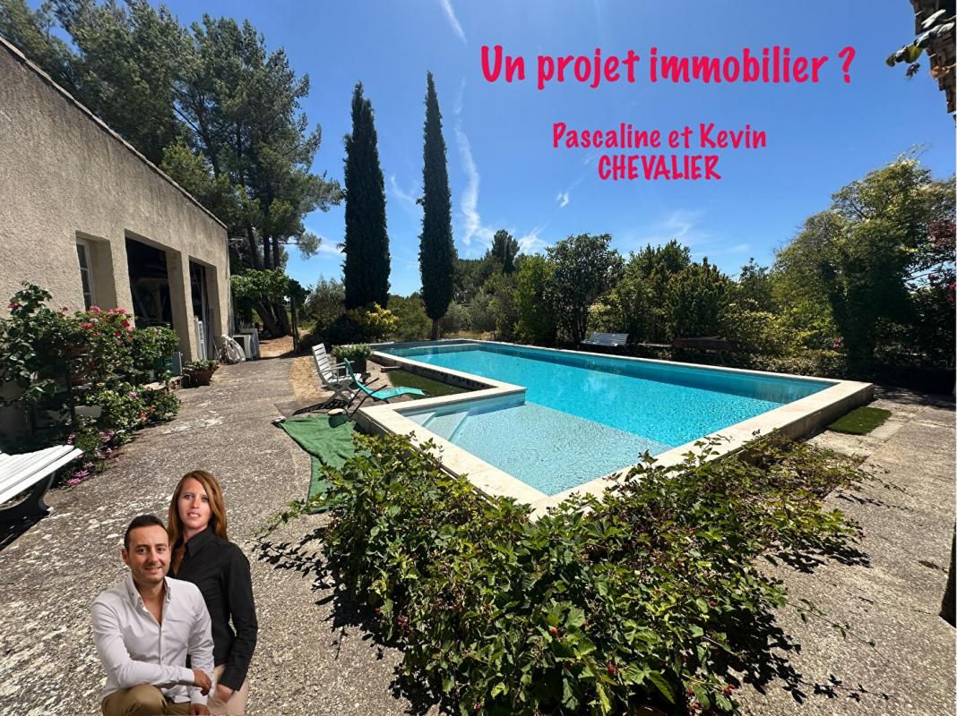 LA TOUR-D'AIGUES À vendre : Maison familiale avec piscine, jardin et vue imprenable à La Tour-d'Aigues 1