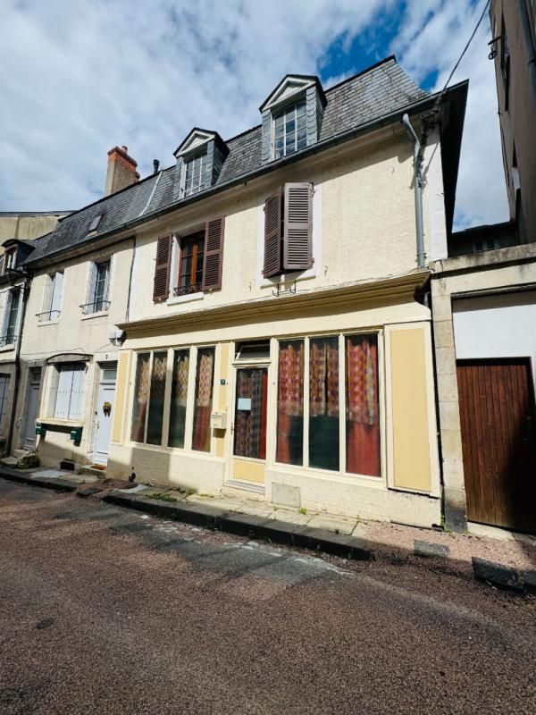 LA CHARITE-SUR-LOIRE Maison de ville dans le centre de La Charité 1