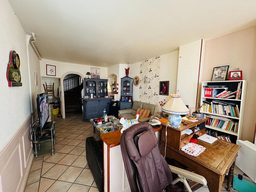 LA CHARITE-SUR-LOIRE Maison de ville dans le centre de La Charité 4
