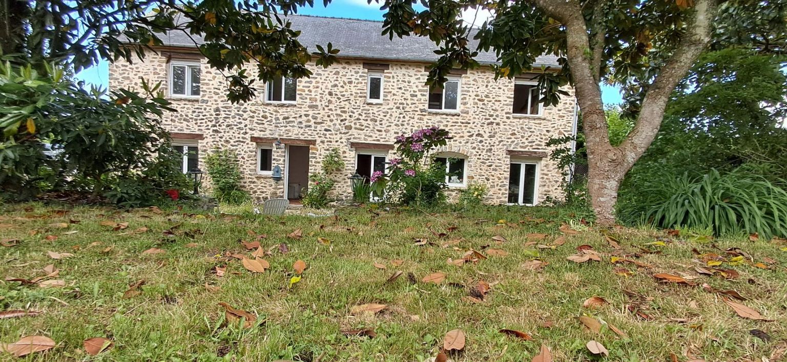Maison Saint Ouen Des Toits 6 pièce(s) 126 m2 - 4 chs - Grand jardin de 1885m²