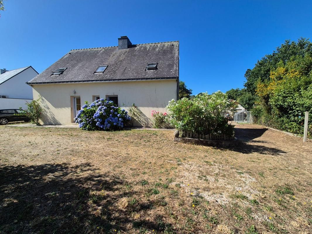 SAINT-ARMEL Grande maison avec fort potentiel proche de Vannes 2